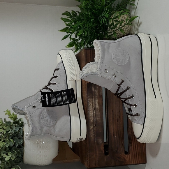 Converse CTAS LIFT HI PLATFORM Women's Sz: Various / 566565C  Suede & Sherpa - Picture 2 of 10